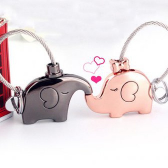 ADORABLE ELEPHANT LOVE KEY CHAIN SET - Picture 1 of 5